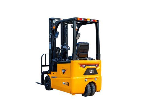 What safety features and controls are typically included in Electric Forklifts?