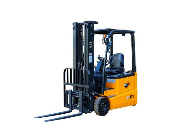 How does the power source of a diesel forklift work