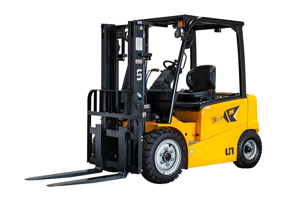 Can you explain the charging requirements for electric forklift batteries, including charging time and maintenance considerations?
